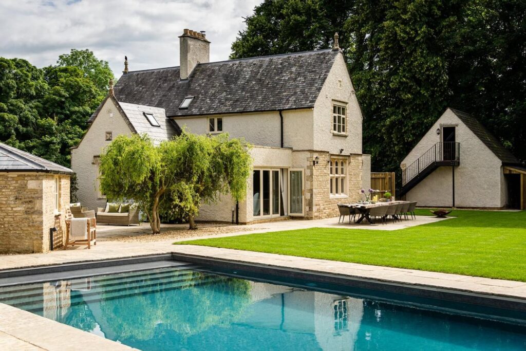 Quiet Luxury Meets the Countryside: The Aesthetic Defining Refined Rural Living
